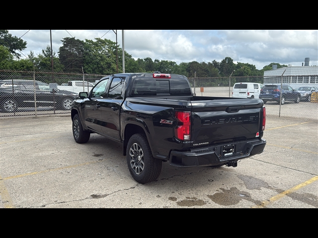 2025 Chevrolet Colorado Z71 photo 4