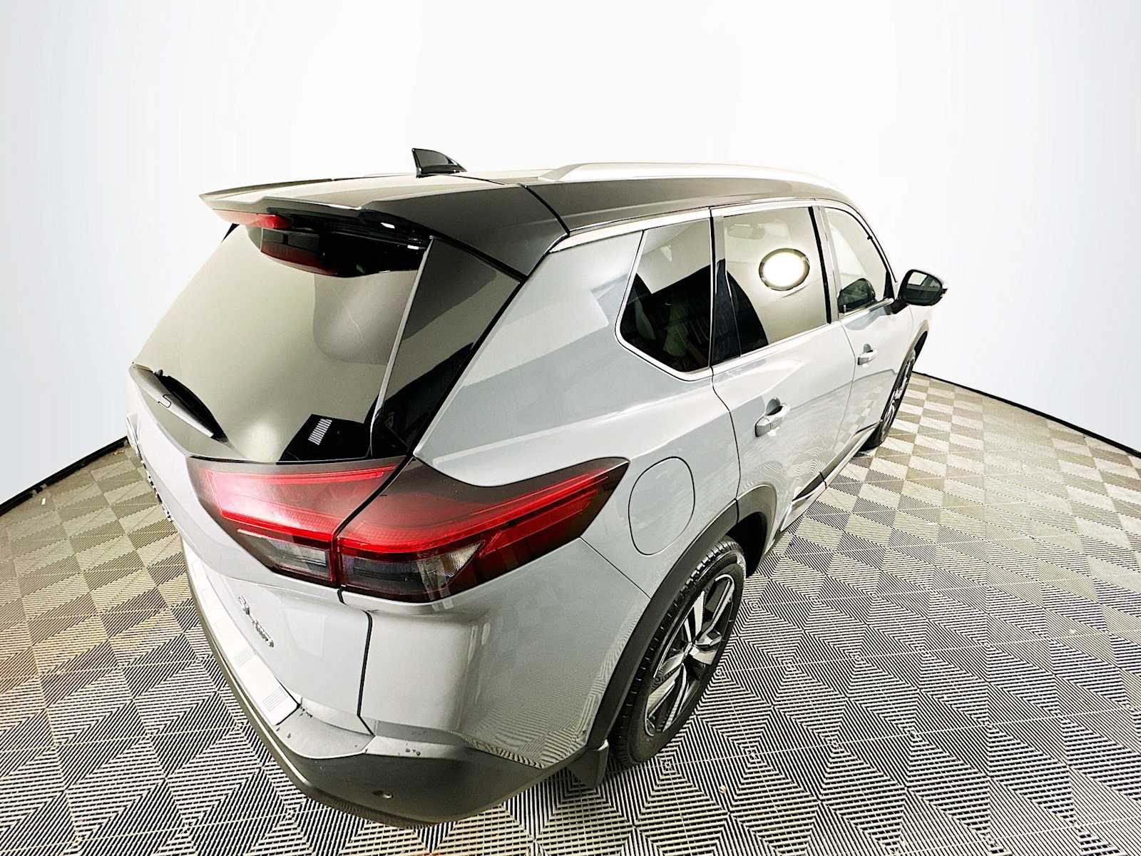 2023 Nissan Rogue SL photo 4