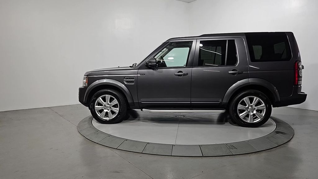 2016 Land Rover LR4 HSE photo 2