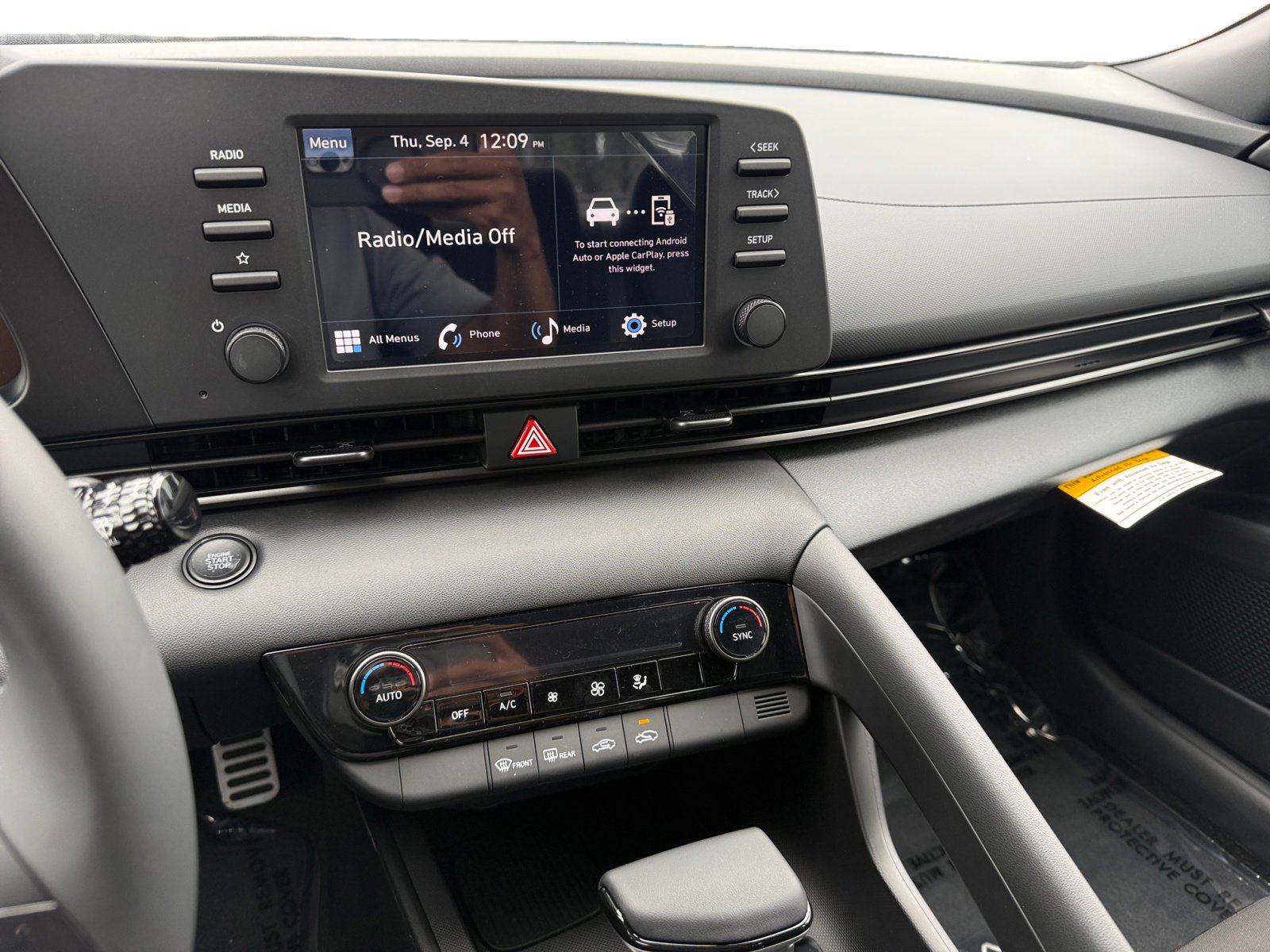 2025 Hyundai Elantra SEL Sport photo 12