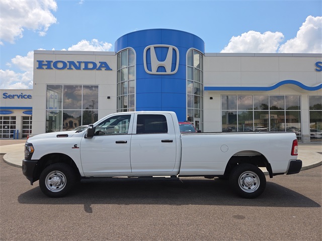 2024 Ram 2500 Tradesman photo 2