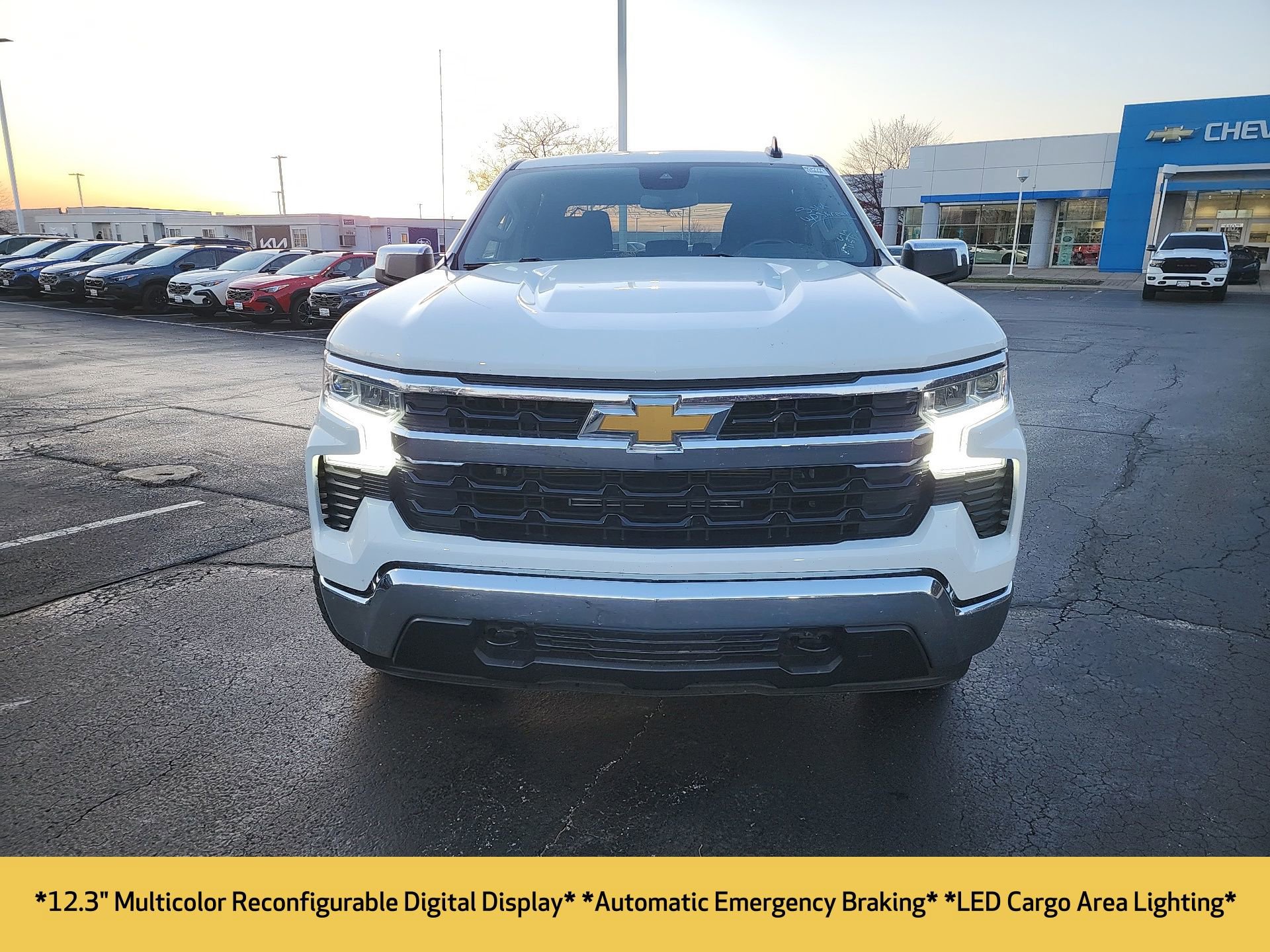 2023 Chevrolet Silverado 1500 LT photo 3