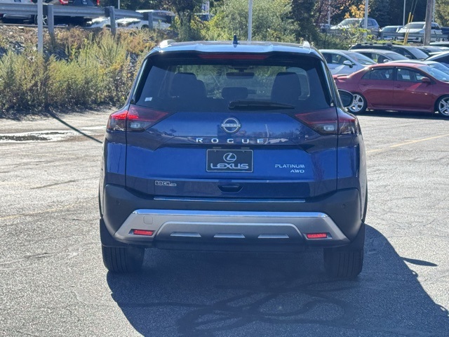 2023 Nissan Rogue Platinum photo 3