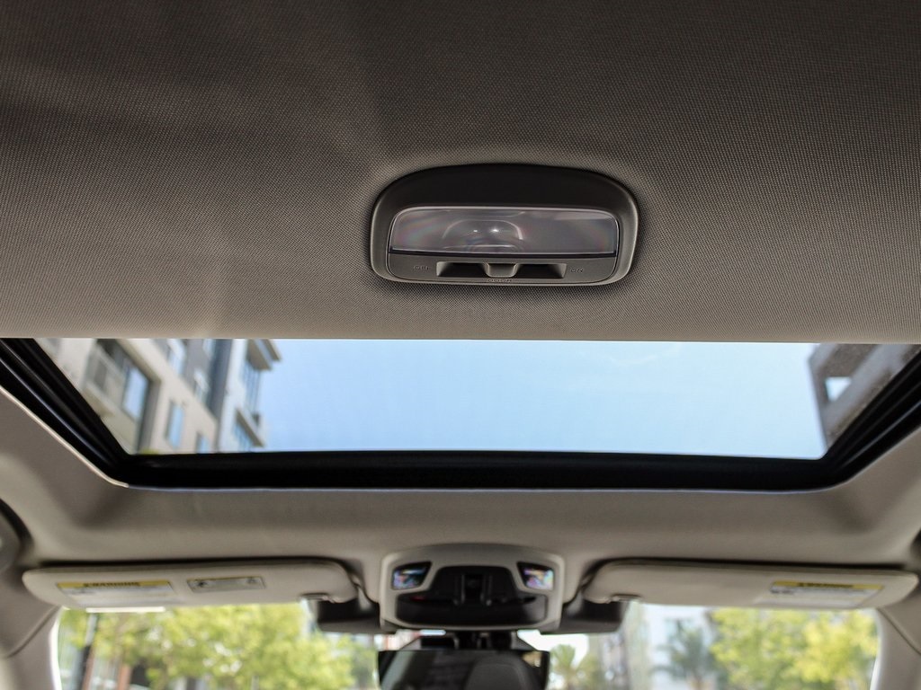 2025 Subaru Outback Touring photo 13