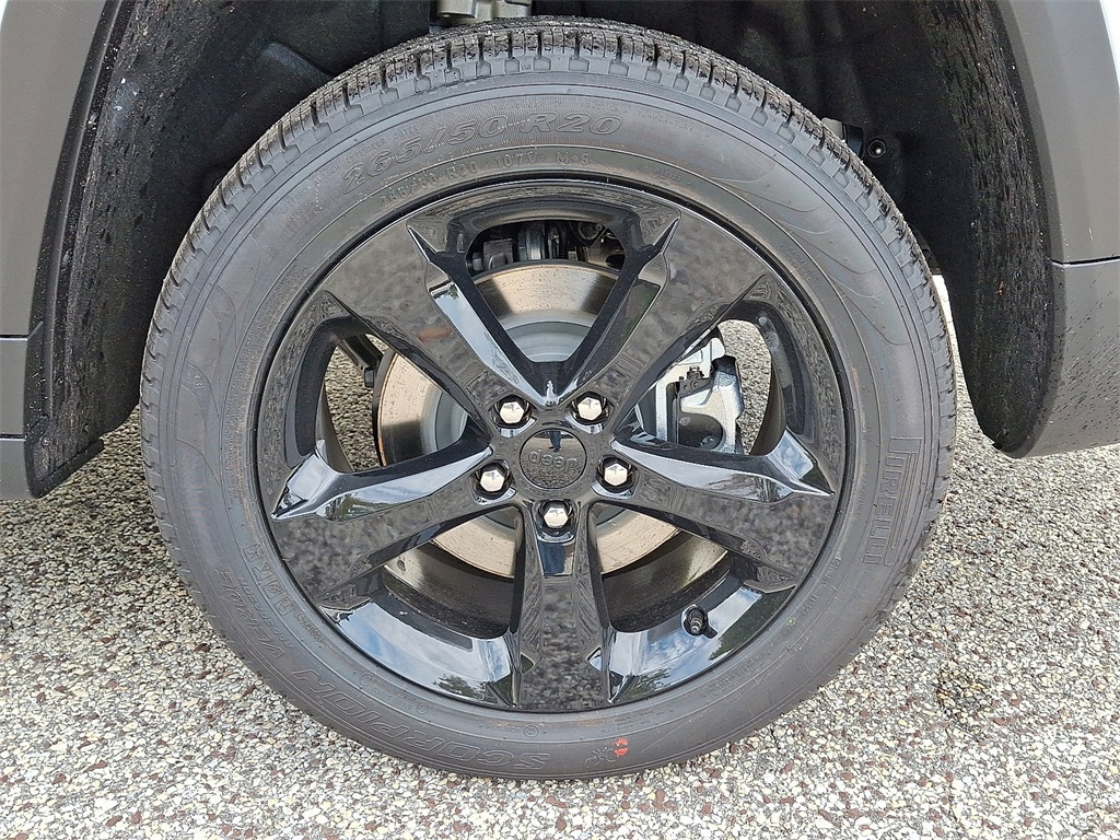 2025 Jeep Grand Cherokee Limited photo 4