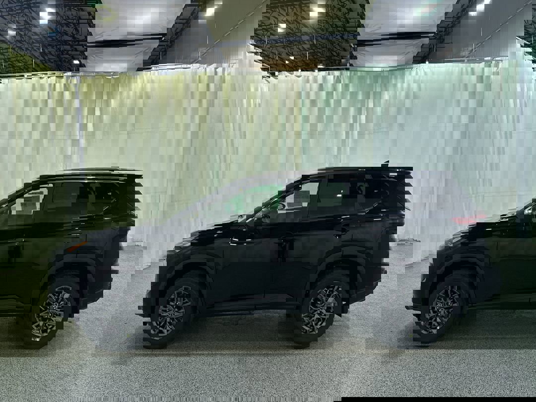 2026 Nissan Rogue S photo 3