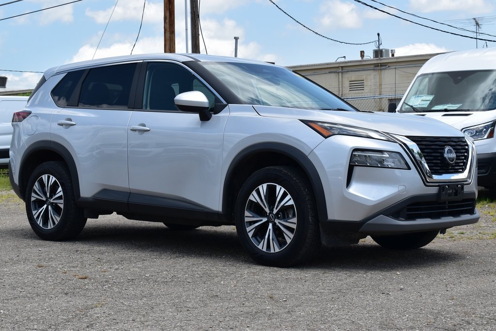 2023 Nissan Rogue SV photo 2