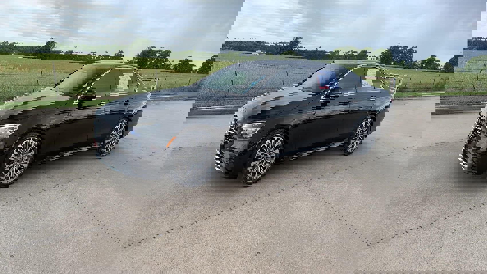 2022 Mercedes Benz E 350 Sedan photo 3