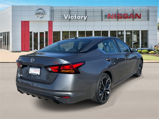 2023 Nissan Altima 2.5 SR photo 2