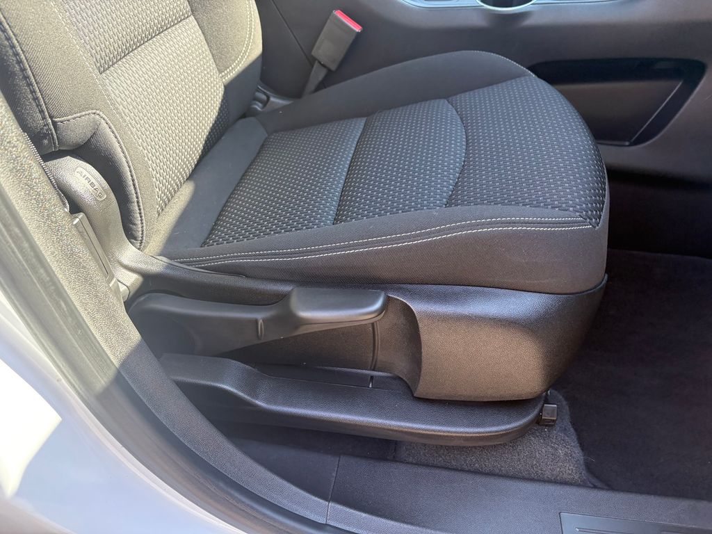 2022 Gmc Terrain SLE photo 24