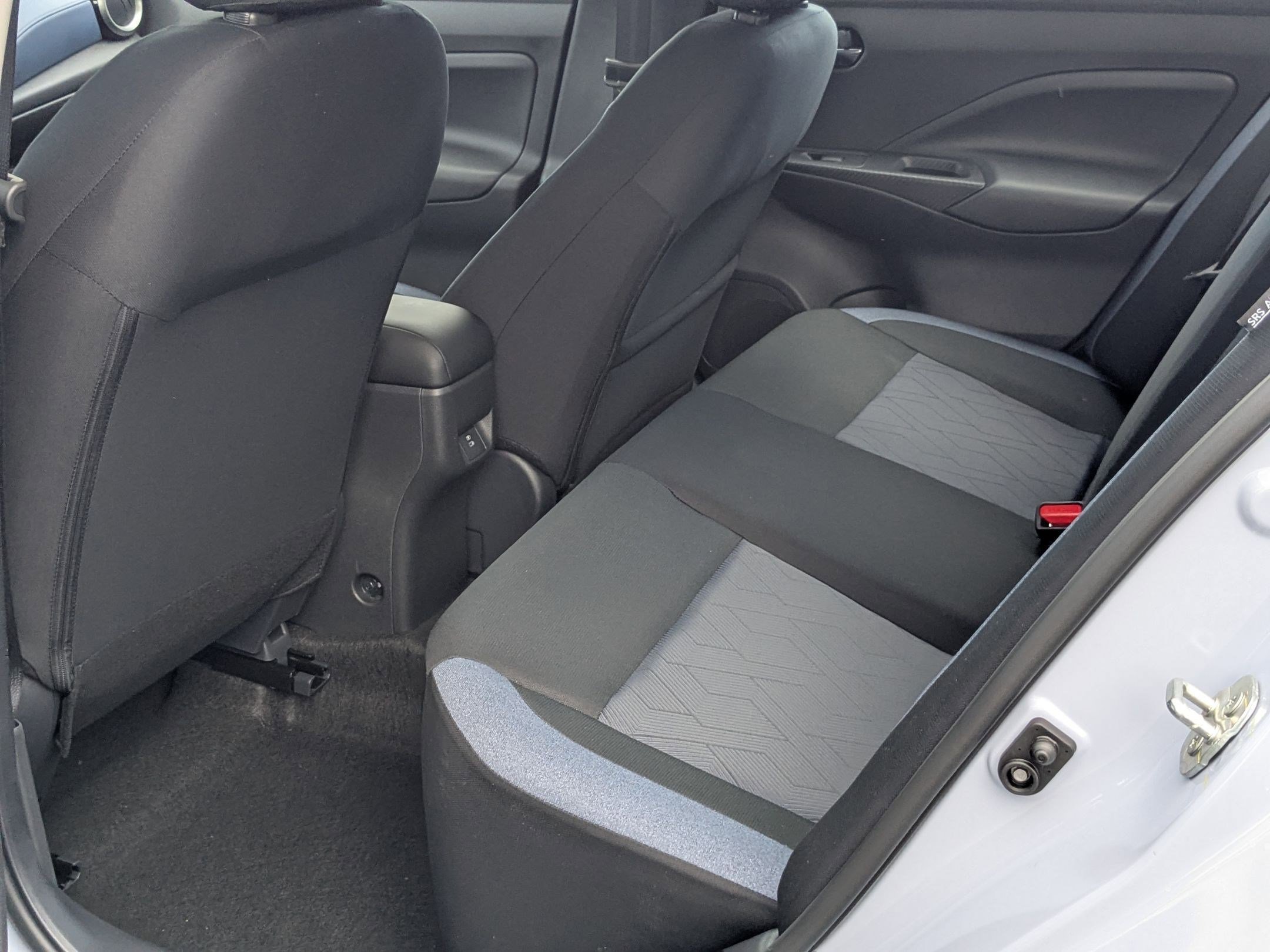 2025 Nissan Versa SV photo 16