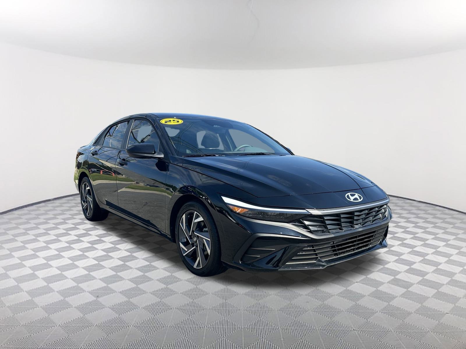 2025 Hyundai Elantra SEL Sport photo 3