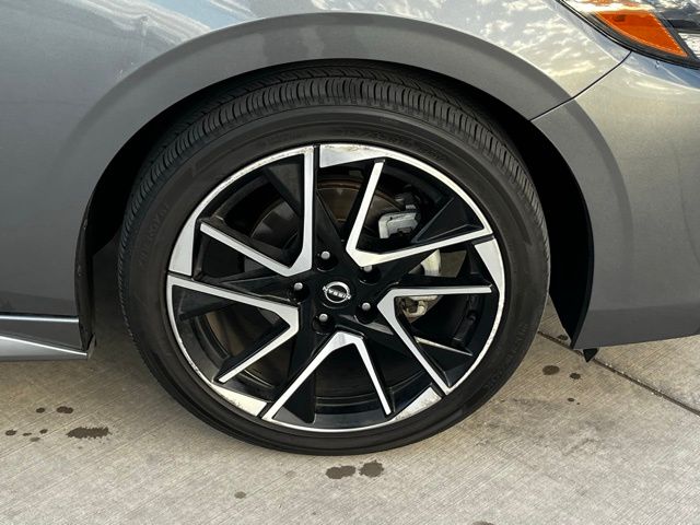 2024 Nissan Sentra SR photo 3