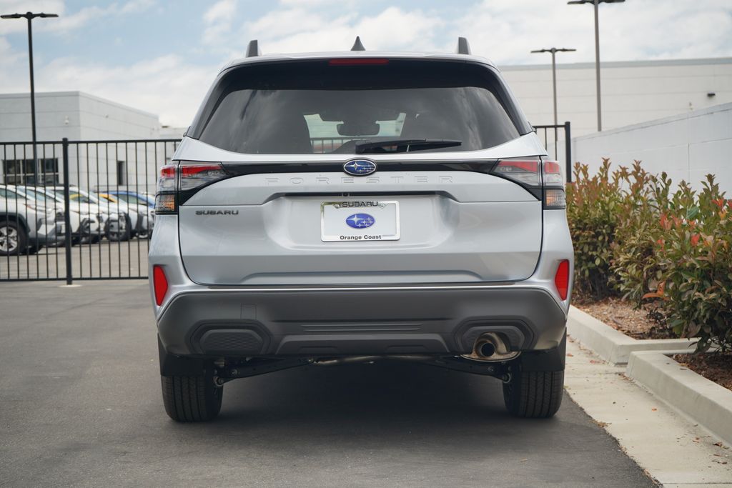 2025 Subaru Forester Premium photo 3