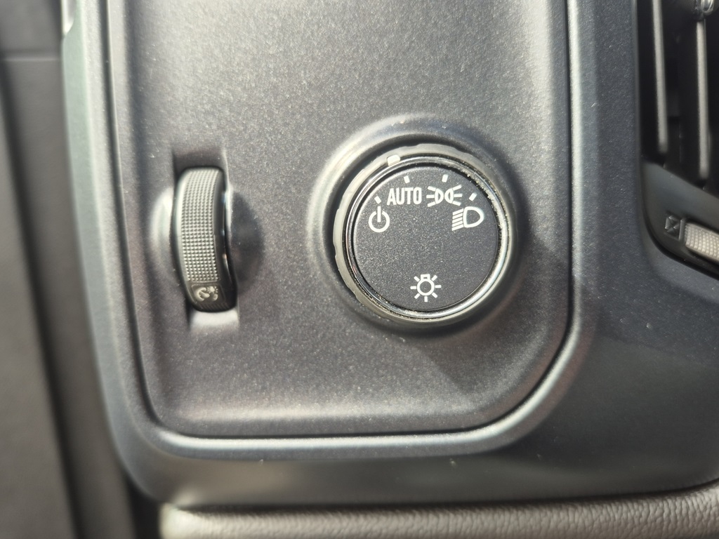 2018 Chevrolet Silverado Work Truck LS Base photo 28