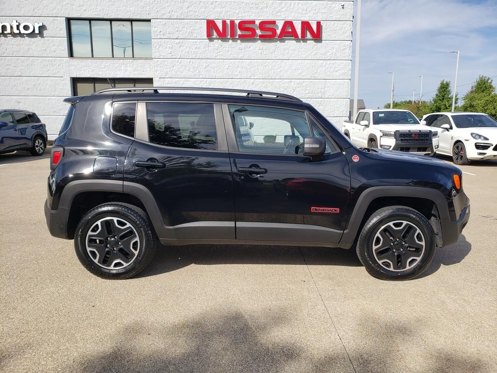 2017 Jeep Renegade Trailhawk photo 10