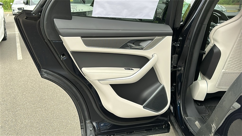 2026 Jaguar F-PACE SVR photo 24