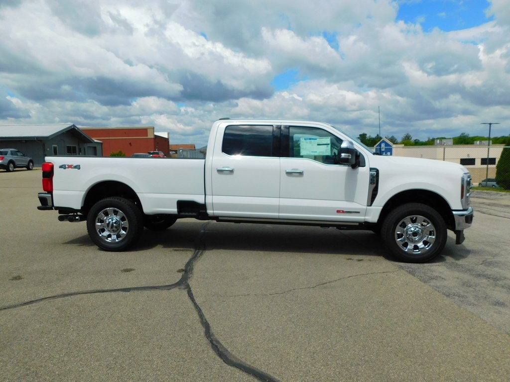 2025 Ford F-350 photo 2