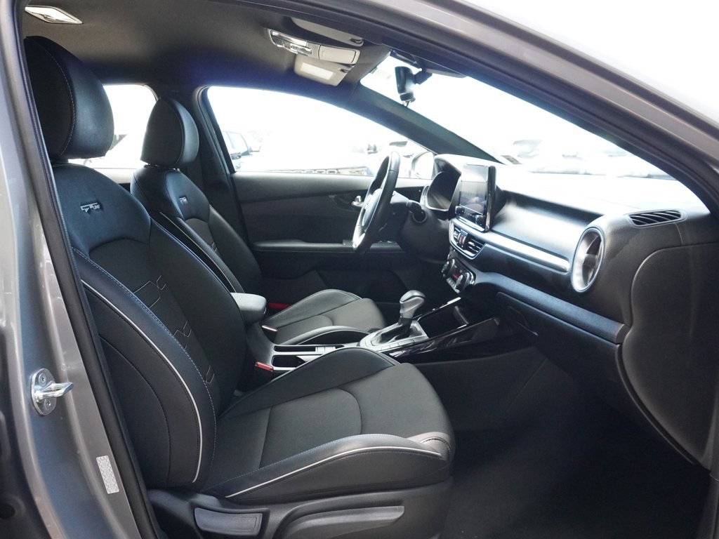 2023 Kia Forte GT-Line photo 29