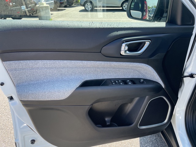 2022 Jeep Compass Latitude photo 16