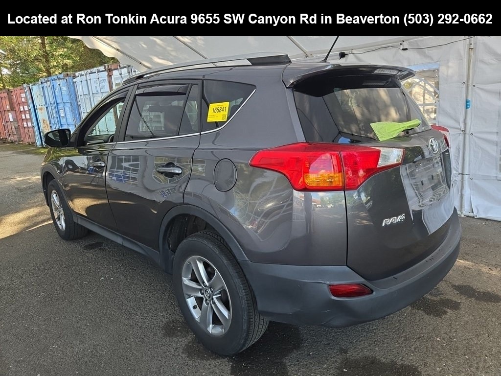 2015 Toyota RAV4 XLE photo 2