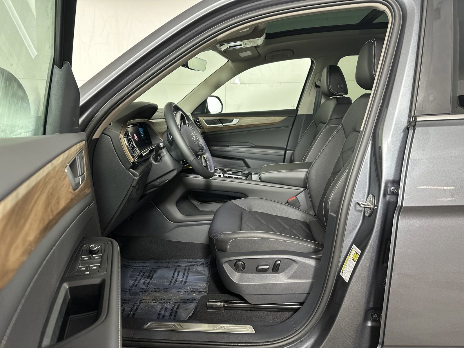 2025 Volkswagen Atlas SE Technology photo 10