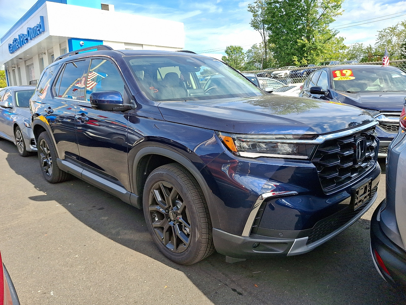 2025 Honda Pilot Touring photo 2