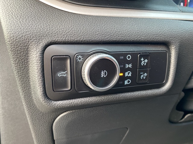 2023 Ford Explorer XLT photo 13
