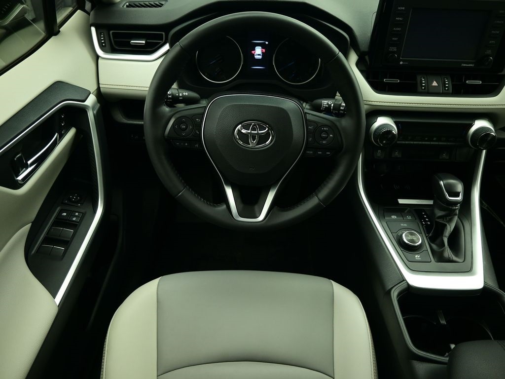 2022 Toyota RAV4 Hybrid XLE Premium photo 2