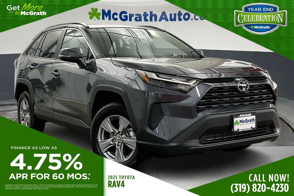 2025 Toyota RAV4 XLE's photo