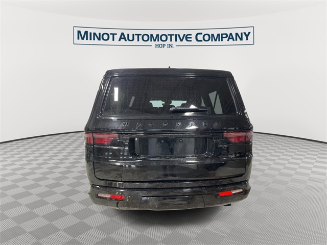 2025 Jeep Wagoneer L Series II photo 3