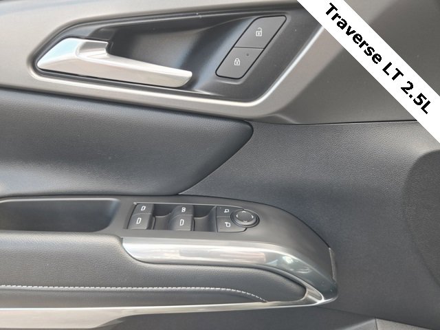 2025 Chevrolet Traverse photo 23