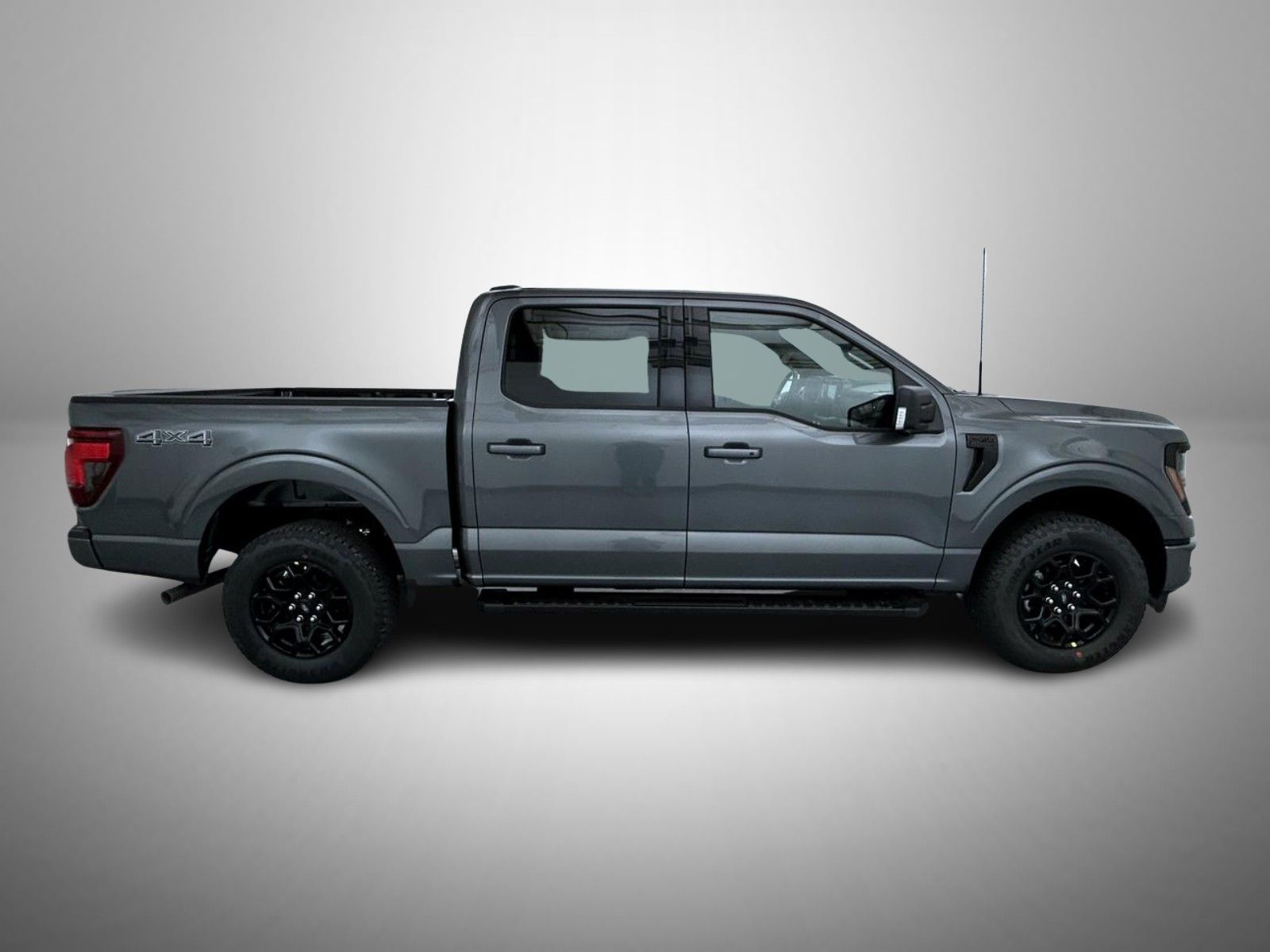 2025 Ford F-150 XLT photo 4
