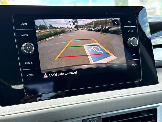 2025 Volkswagen Taos SE photo 29