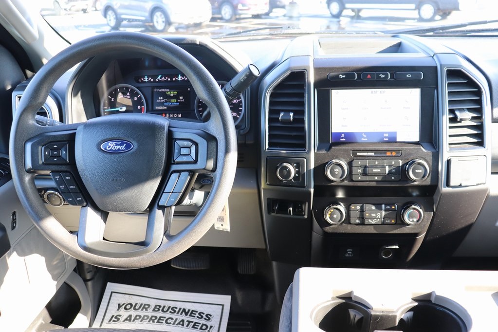 2022 Ford F-350 XLT photo 2
