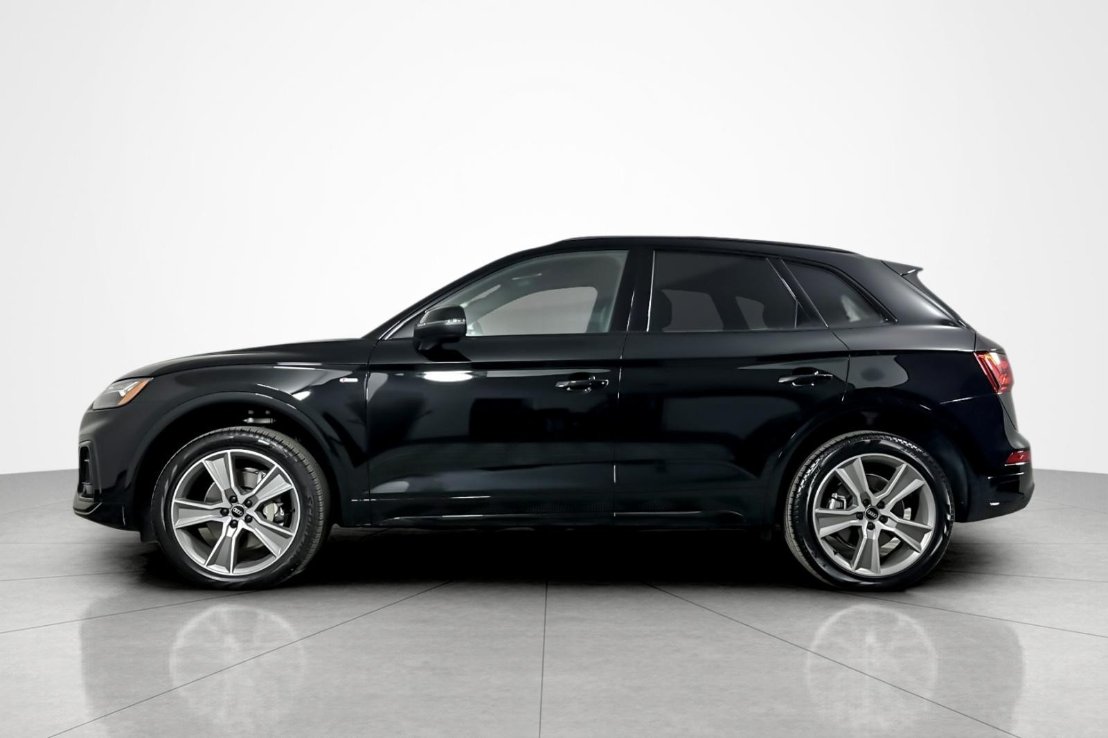 2025 Audi Q5 S line Premium 45 TFSI photo 2