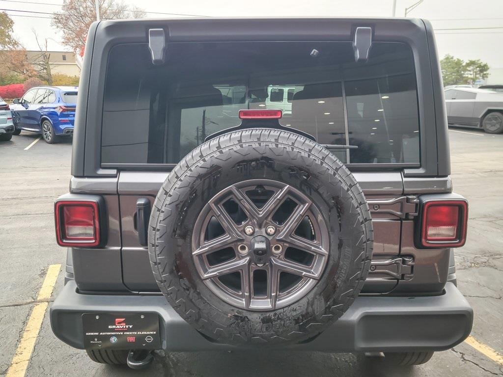 2025 Jeep Wrangler Sport S photo 4