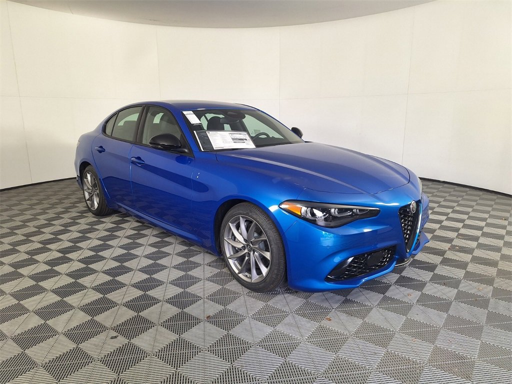 2025 Alfa Romeo Giulia Base photo 2
