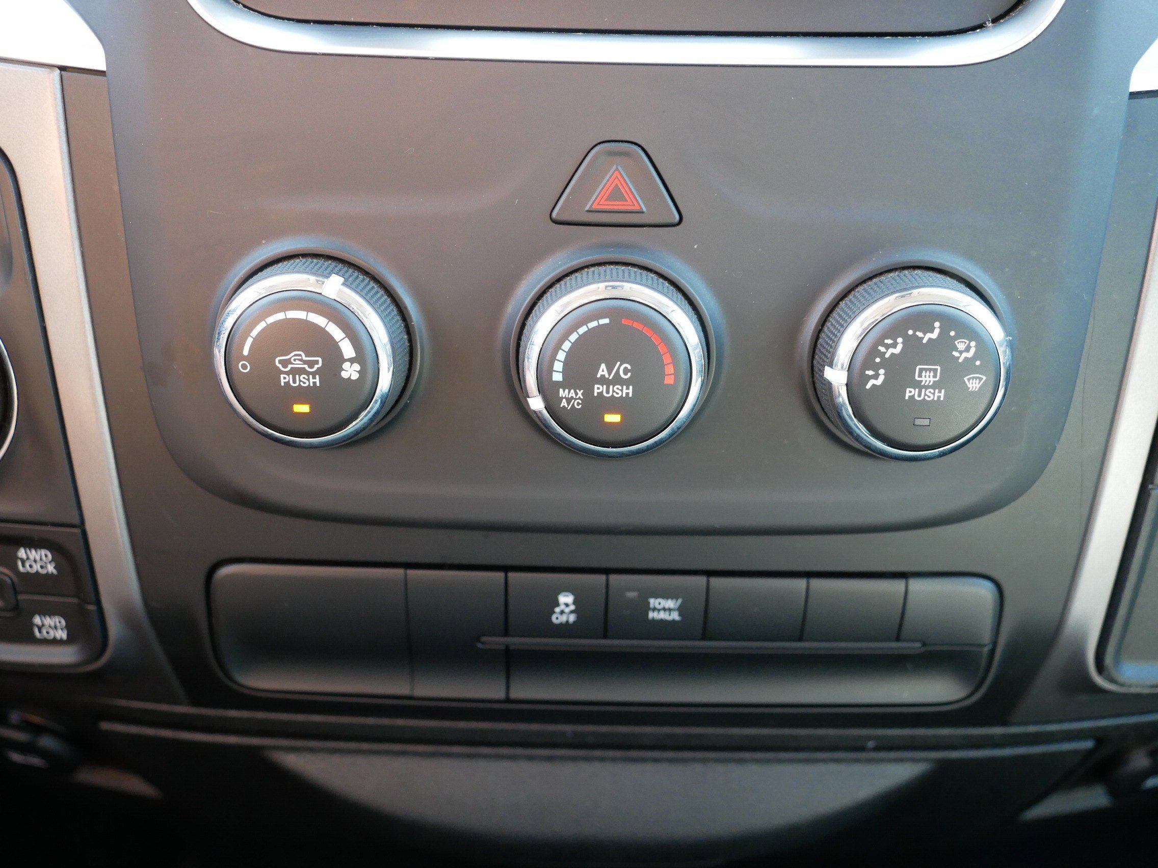 2024 Ram 1500 Classic SLT photo 22