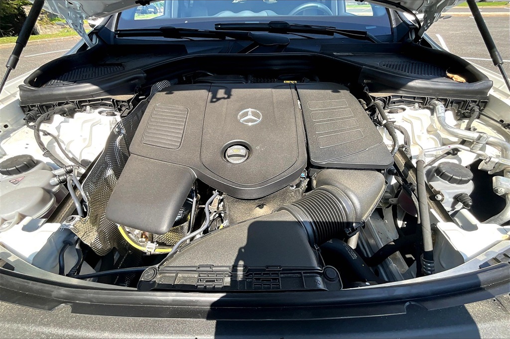 2025 Mercedes Benz GLC 300 4MATIC photo 3