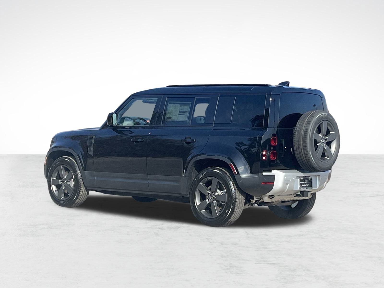 2025 Land Rover Defender 110 S photo 2