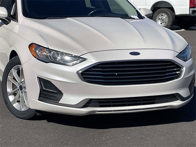 2020 Ford Fusion SE photo 2