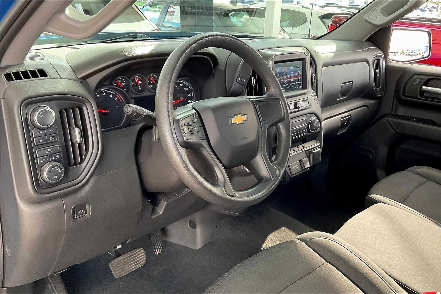 2022 Chevrolet Silverado 1500 Custom photo 14