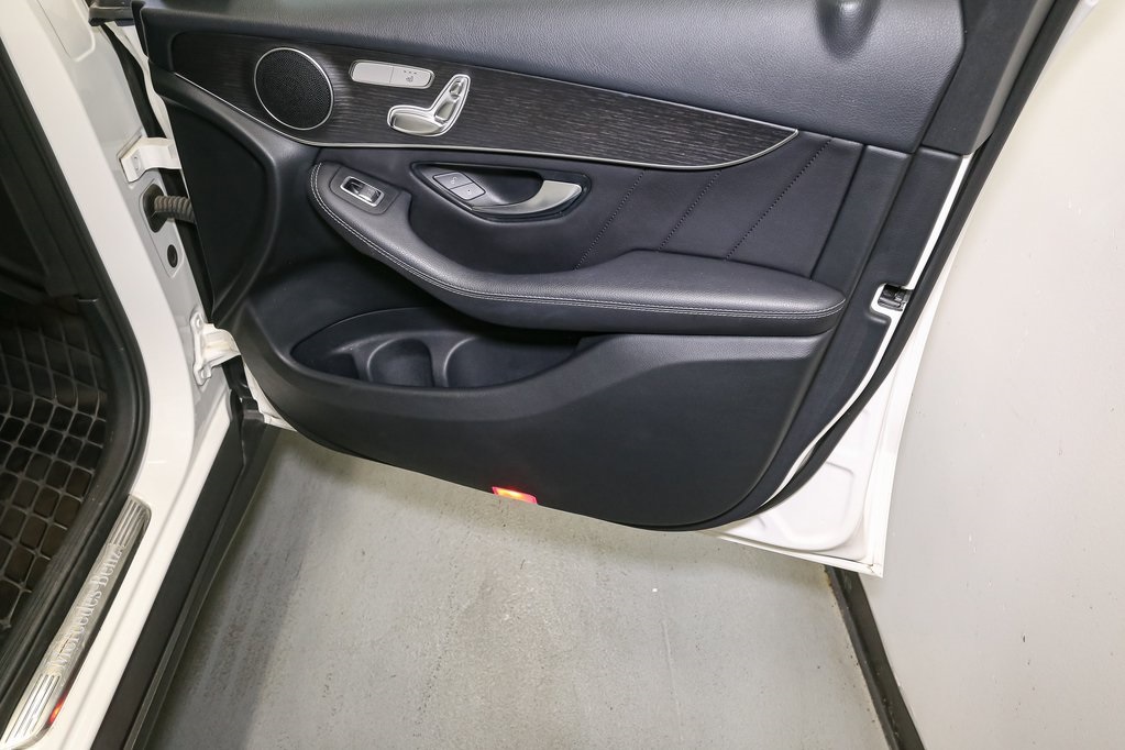 2022 Mercedes Benz GLC 300 4MATIC photo 21