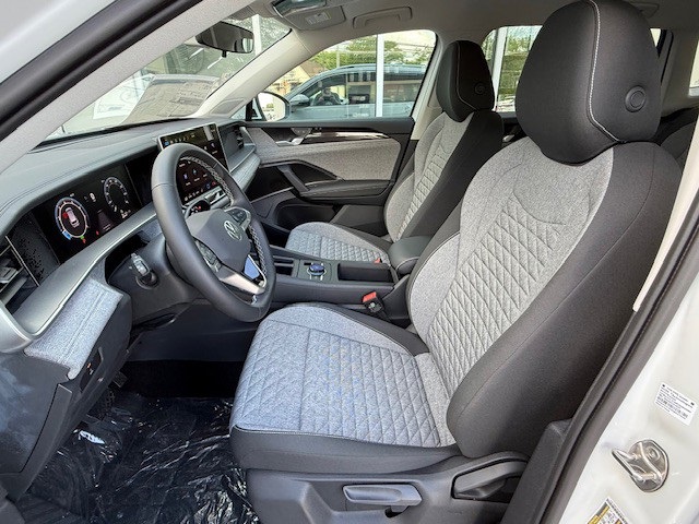 2025 Volkswagen Tiguan S photo 12
