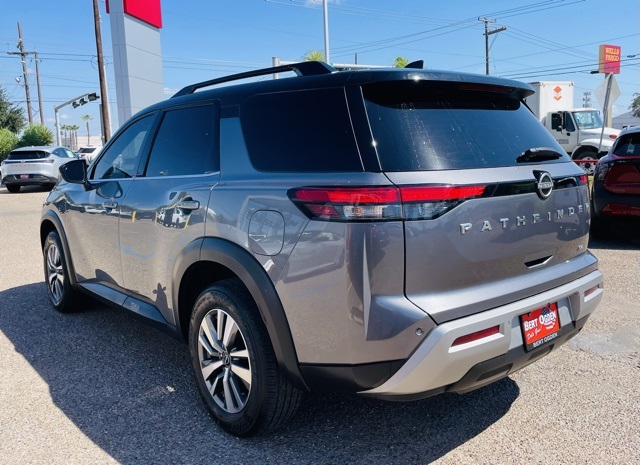 2023 Nissan Pathfinder SL photo 4