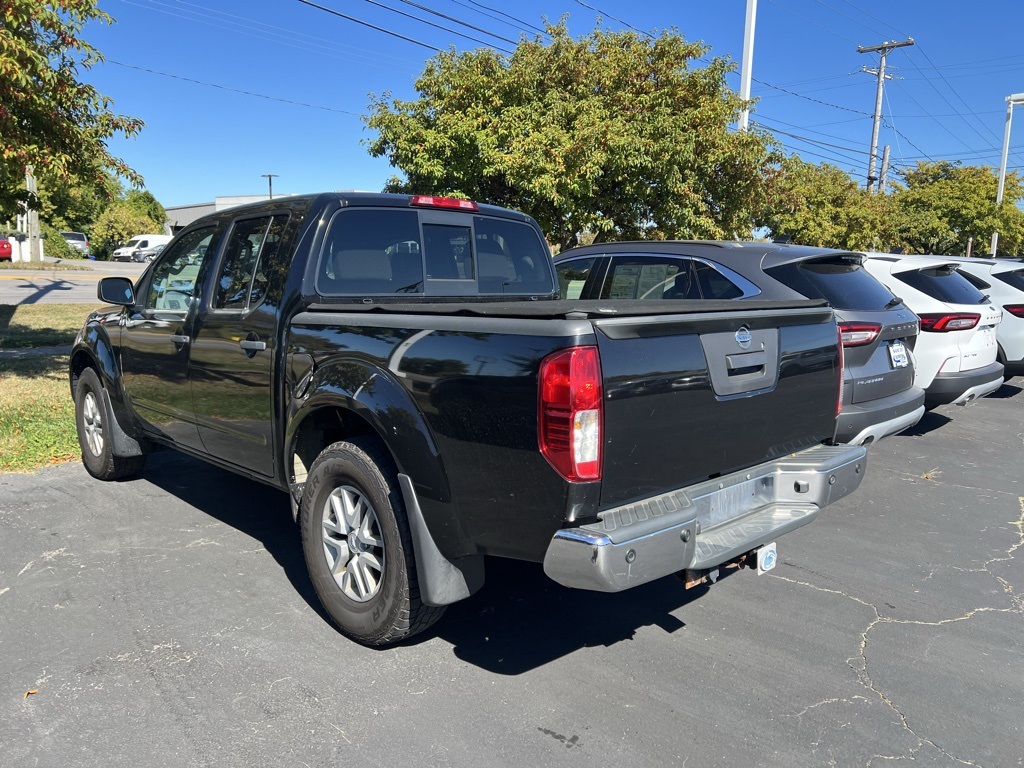 2016 Nissan Frontier SV Crew Cab photo 3
