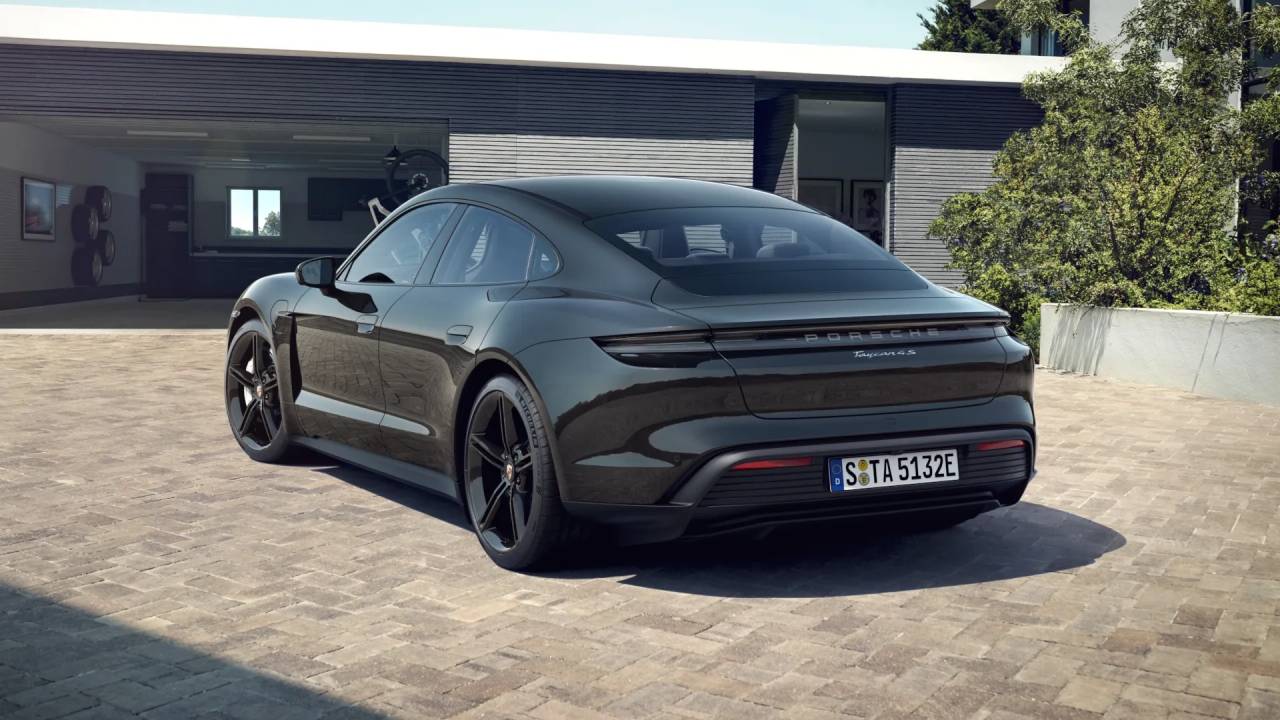 2022 Porsche Taycan 4S photo 2