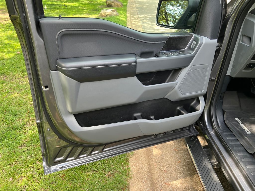 2021 Ford F-150 XLT photo 8