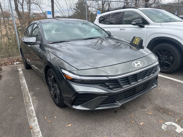 2025 Hyundai Elantra SEL's photo